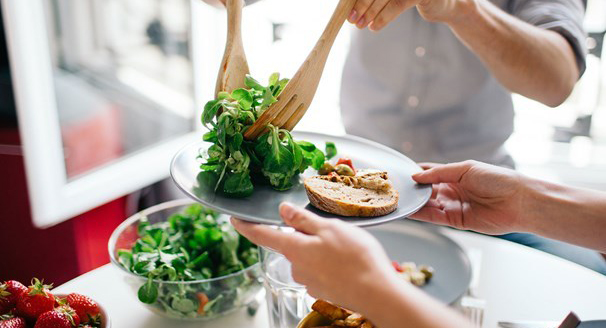 lợi ích của salad trộn